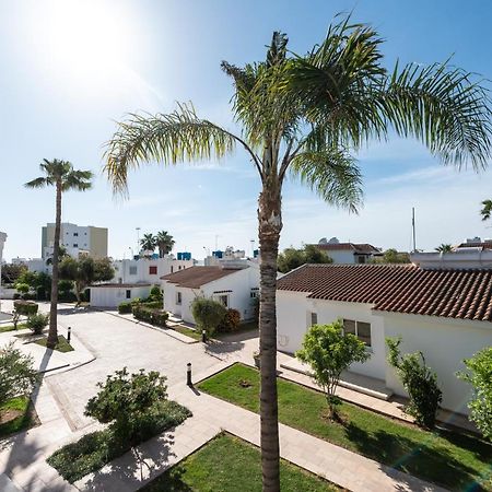 Fig Tree Z Holiday Resort Paralimni Bagian luar foto