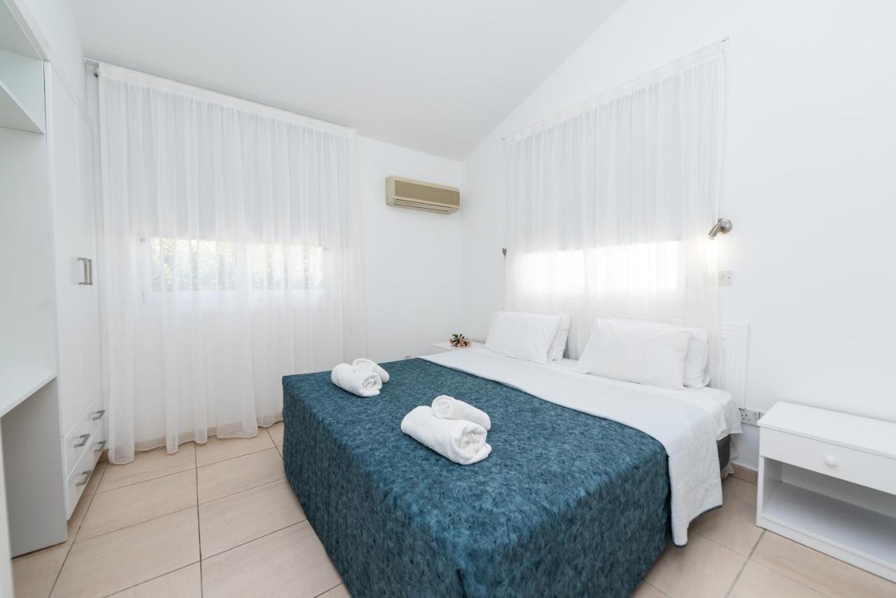 Fig Tree Z Holiday Resort Paralimni Bagian luar foto