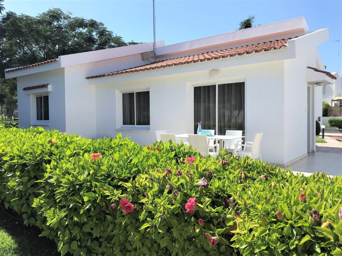 Fig Tree Z Holiday Resort Paralimni Bagian luar foto